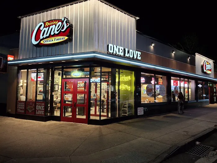 Raising Cane's Chicken Fingers Picture 8