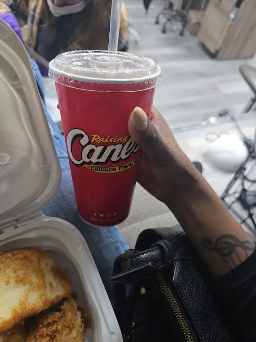 Raising Cane's Chicken Fingers Picture 1