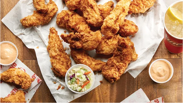 Raising Cane's Chicken Fingers Picture 3