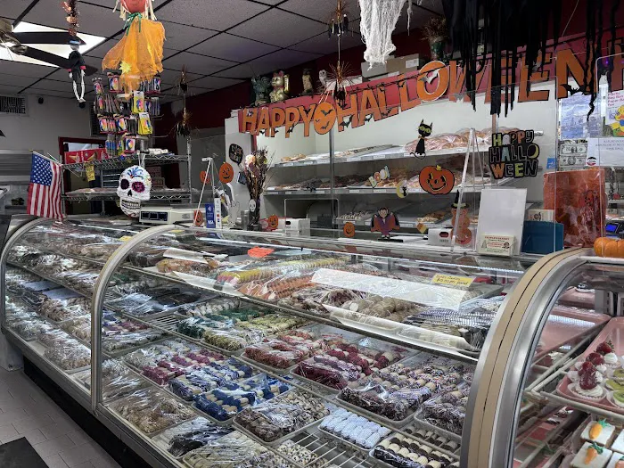 People's Bakery Pastry Shop Picture 7