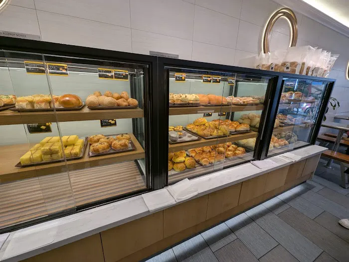 Lily Bloom Bakery Picture 2