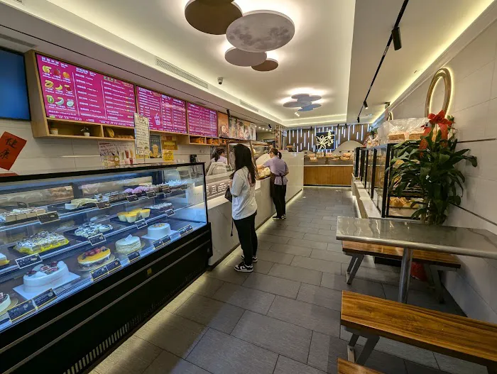 Lily Bloom Bakery Picture 1