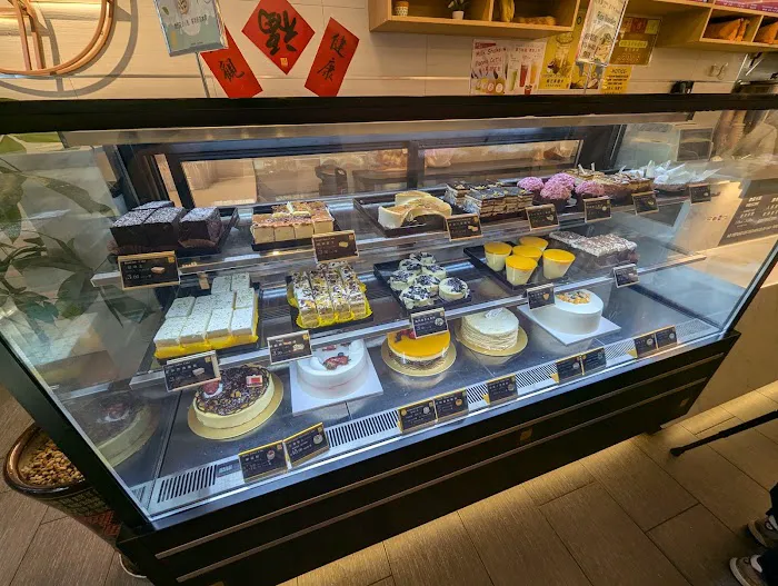 Lily Bloom Bakery Picture 4