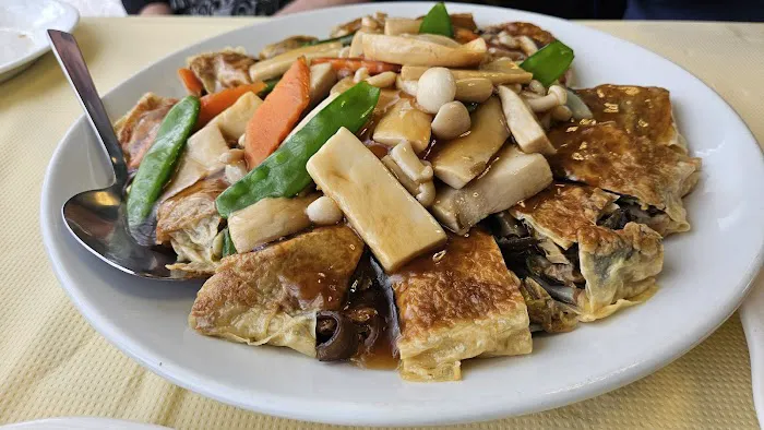 Lady Chow Kitchen Chinese Restaurant Picture 1