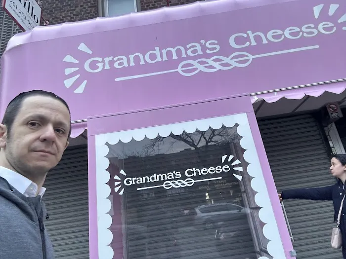 Grandma's Cheese Brooklyn Picture 3