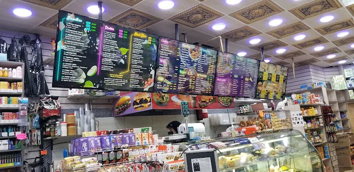 HALAL Z DELI & GRILL Picture 2