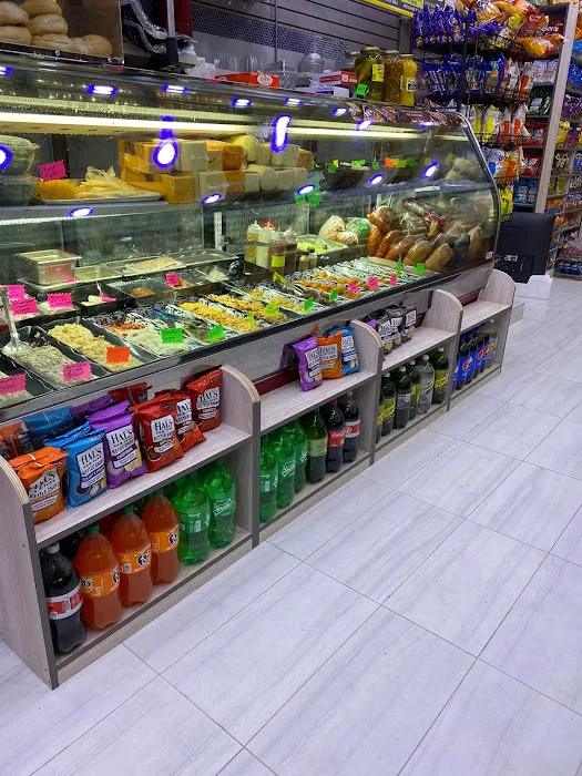 HALAL Z DELI & GRILL Picture 9