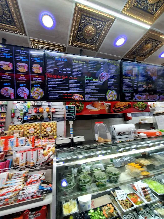 HALAL Z DELI & GRILL Picture 10