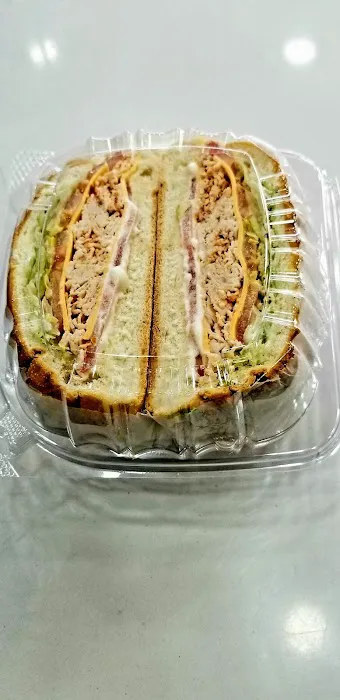HALAL Z DELI & GRILL Picture 1