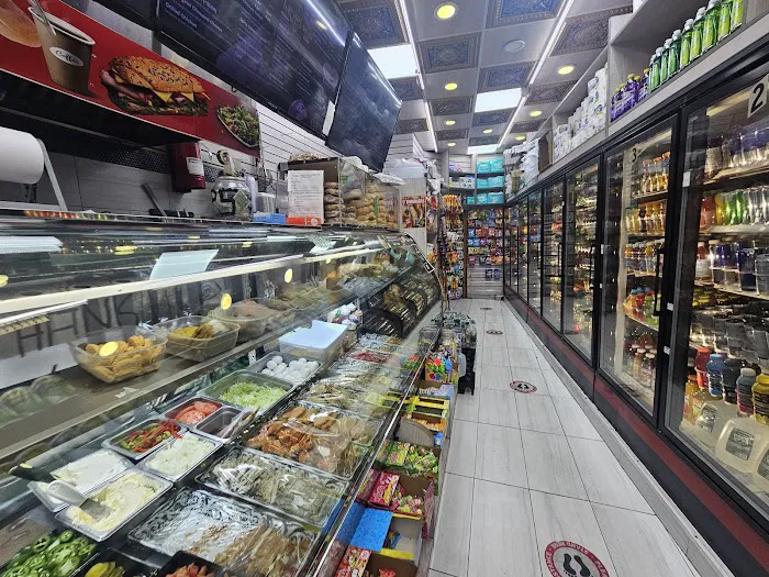 HALAL Z DELI & GRILL Picture 8