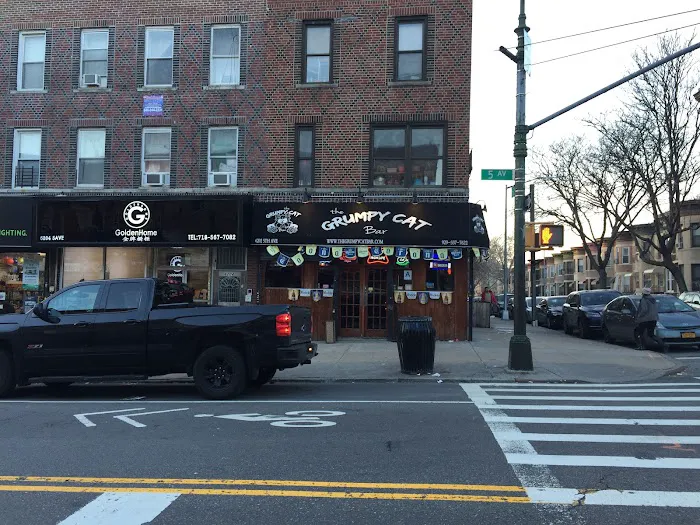 The Grumpy Cat Bar Picture 6
