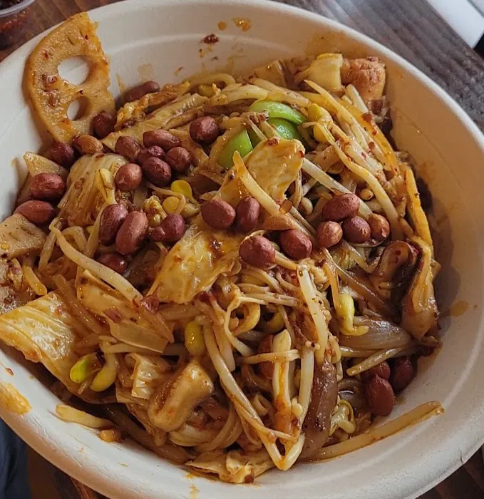 L&R FUSION NOODLE HOUSE Picture 4