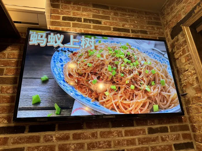 L&R FUSION NOODLE HOUSE Picture 3