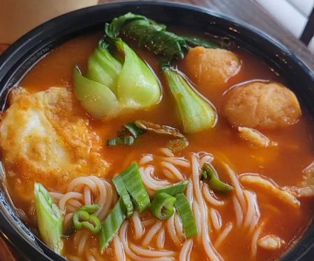 L&R FUSION NOODLE HOUSE