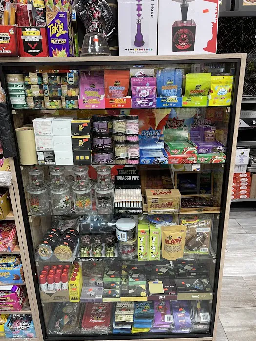 Aden deli & grocery Picture 6