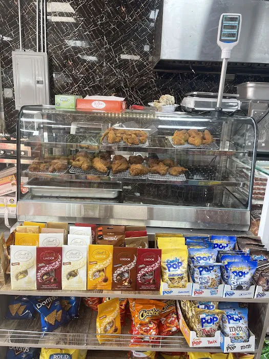 Aden deli & grocery Picture 7