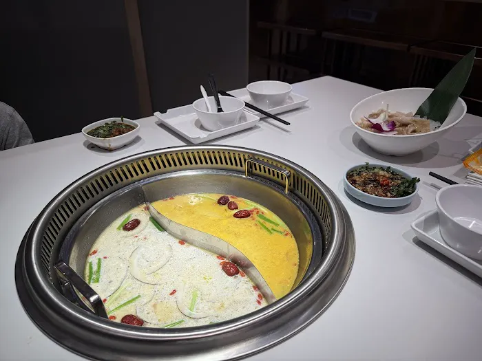 Chong Qing Wharf Hot Pot 山城码头火锅 Picture 1