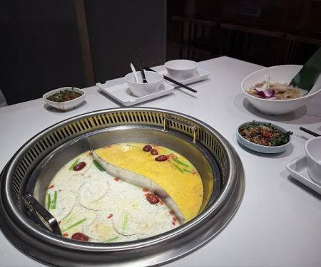 Chong Qing Wharf Hot Pot 山城码头火锅