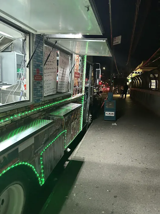 Halal N' Fresh Food Truck Picture 6