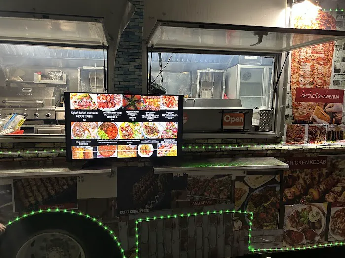 Halal N' Fresh Food Truck Picture 3