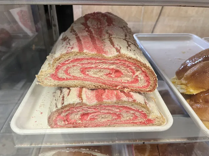 Las Rosas Bakery Picture 5