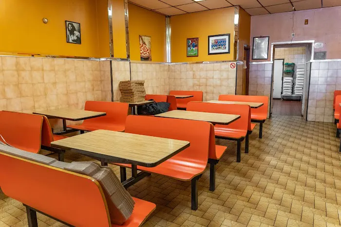 Elegante Pizzeria Picture 2