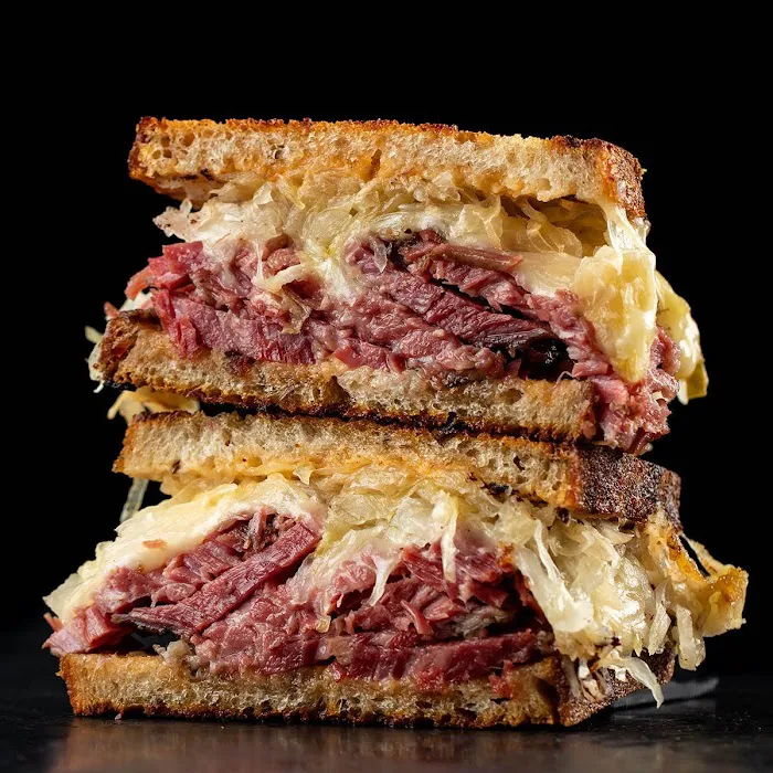 ELEGANTE DELI & GRILL Picture 7