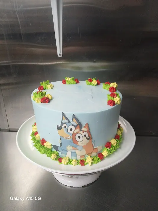 El Chantilly Bakery Picture 2
