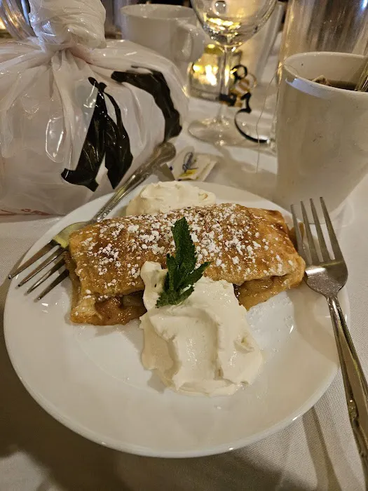 Cappuccino Cafe Picture 7