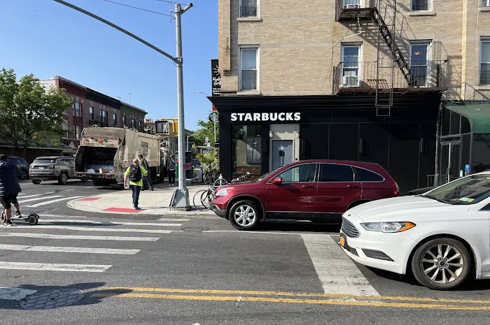 Starbucks Picture 7