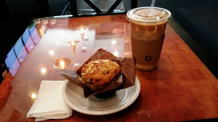 Cream Coffee & Tea Shop Picture 7