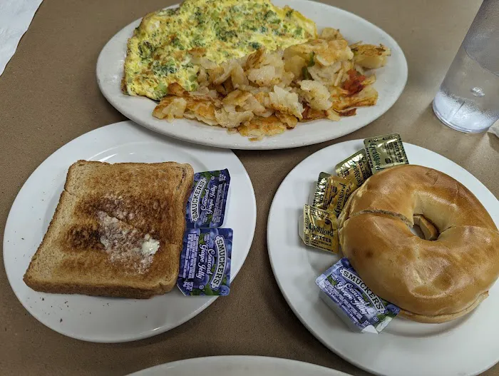 Mike's Royal Diner Picture 4