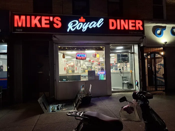 Mike's Royal Diner Picture 2