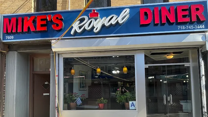 Mike's Royal Diner Picture 8