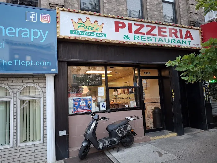 Pete's Pizzeria & Restaurant Picture 1