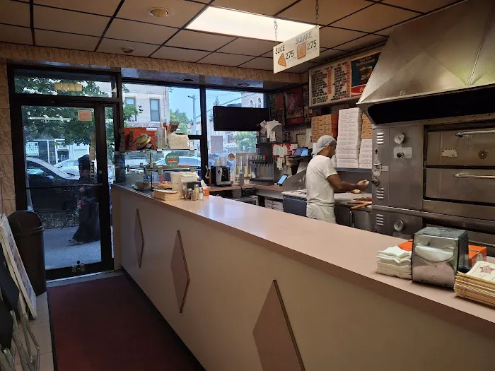 Pete's Pizzeria & Restaurant Picture 2
