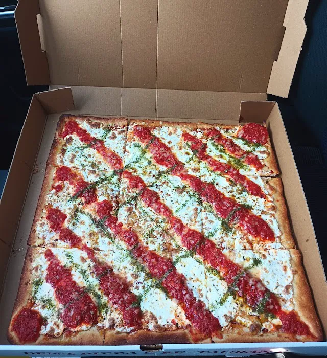 Ben's Pizzeria Picture 9