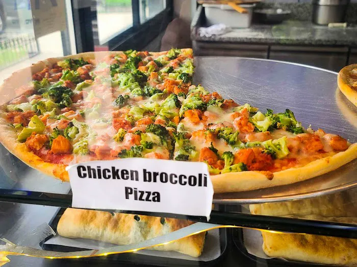 Ben's Pizzeria Picture 5
