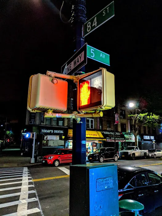 Deli On Fifth Avenue Picture 4