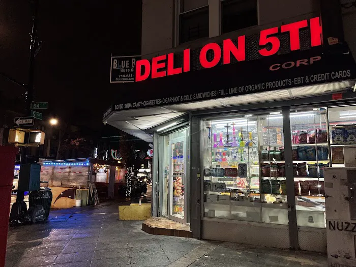 Deli On Fifth Avenue Picture 6