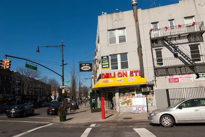 Deli On Fifth Avenue Picture 10