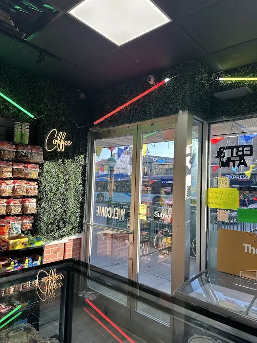 86th deli and grocery Picture 6