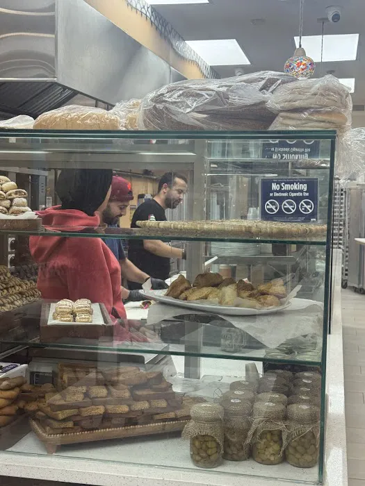 Al Reef Bakery and Restaurant Picture 3