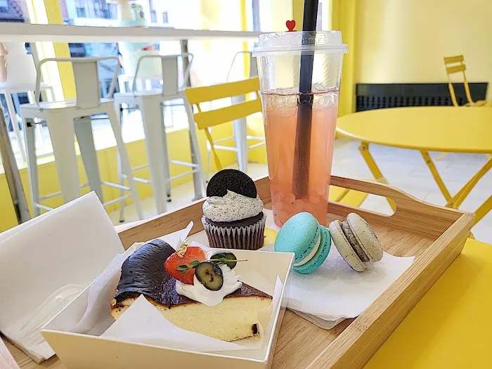 Ten Cake Studio Picture 4