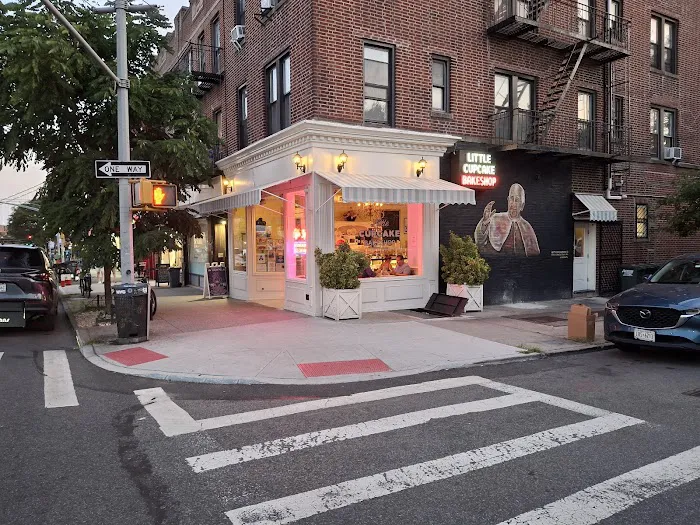 Little Cupcake Bakeshop Picture 5