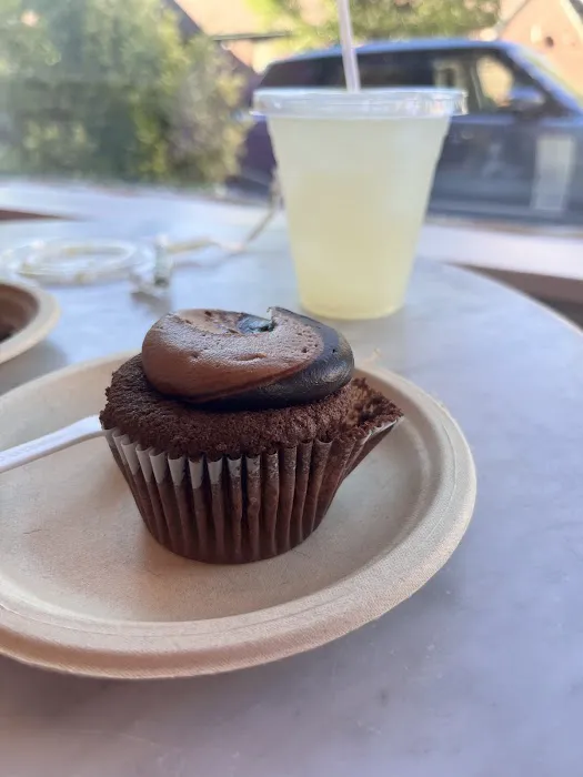 Little Cupcake Bakeshop Picture 7