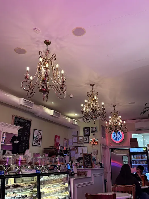 Little Cupcake Bakeshop Picture 1