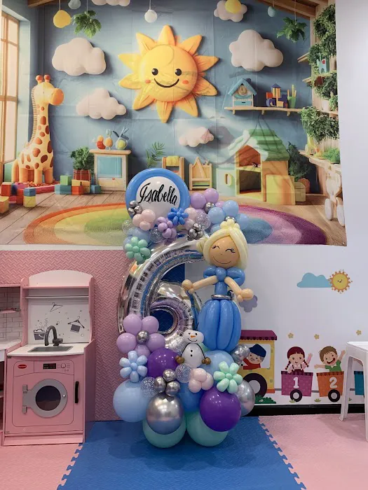 PeeKaBoo - Kid's Bounce & Bubble Café - Picture 3