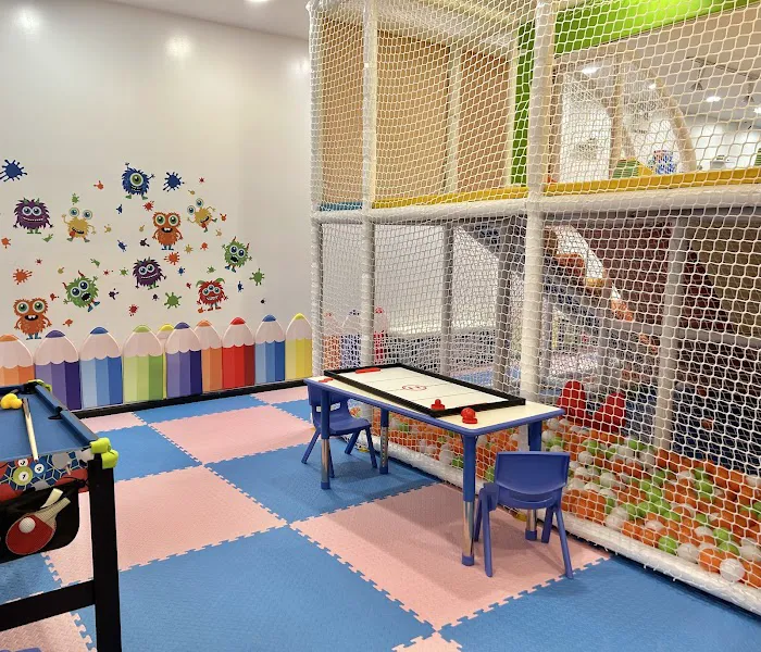 PeeKaBoo - Kid's Bounce & Bubble Café - Picture 2