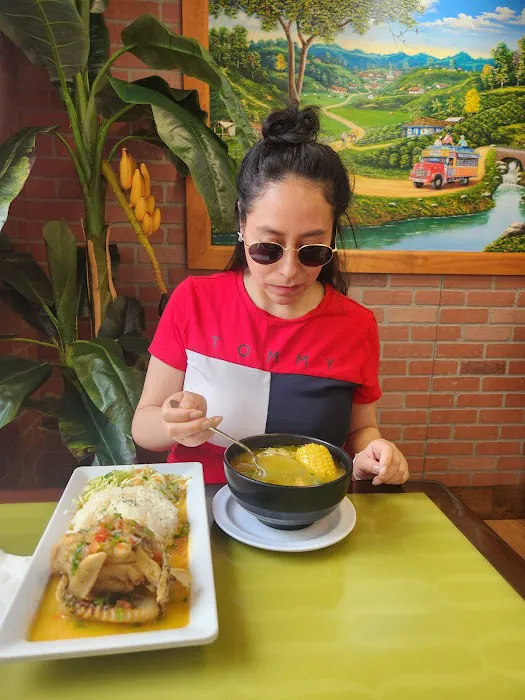 Colombian Restaurant & Bakery Picture 6